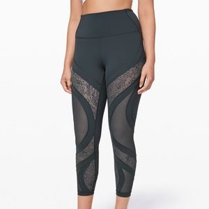 Wunder Under High Rise Lace size 6